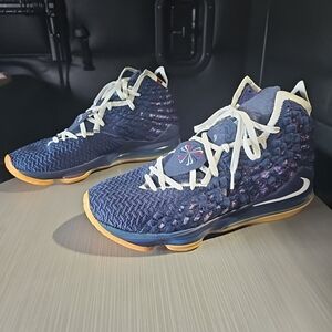 Nike Lebron 17 UConn 'College Navy Game Royal' Mens Size 17 [CD5056-400] Pre-Own